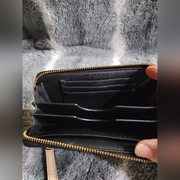 Michael Kors Black Shiny Wallet - Picture 5 of 11